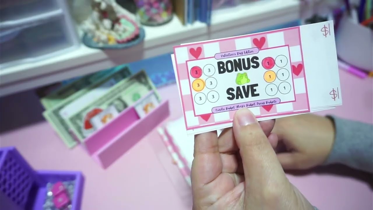 Tiny Tuesday | Piggy Binder | Christmas Collab