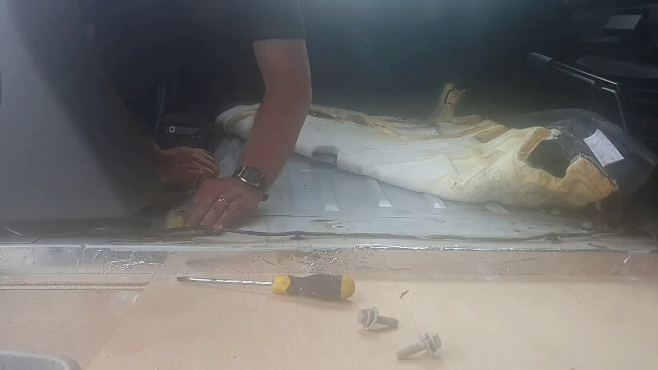 Renault Master Van Conversion (Replacing The Bench Seat With A Single Seat)