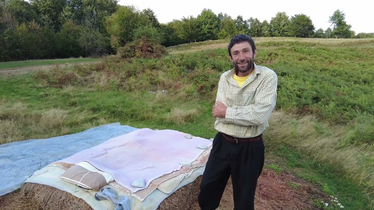 De 11 Ani Doarme Sub Cerul Liber – Povestea Lui Laurențiu din Valea Nucului 😲🌲