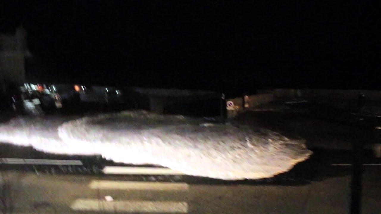 Big splash! Grande marée - St Malo (1 février 2014)