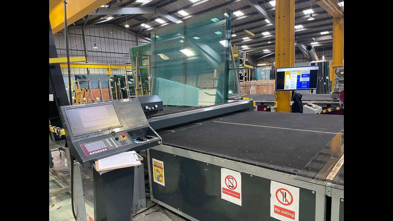 GlassBaltic | Shape glass cutting line, LISEC baseCUT-37/26 + BASE TABLE BREAK + LBS-37/26FF