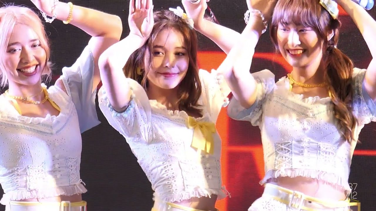 220507 BNK48 Niky - First Rabbit @ BNK48 11th Sayonara Crawl Roadshow Mini Concert [Fancam 4K 60p]