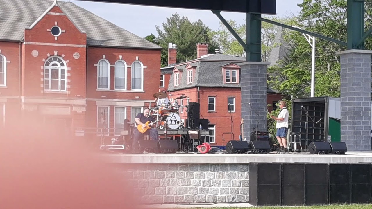 Tempus Fugit on the Shaboo stage