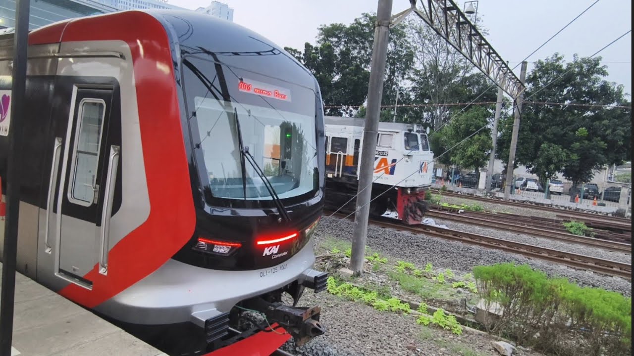 RAMAINYA KERETA API KRL BEKASI JAKARTA EDISI KRL CHINA TERBARU,LOKO CC206,KA CIKURAY KE GARUT,JR 205