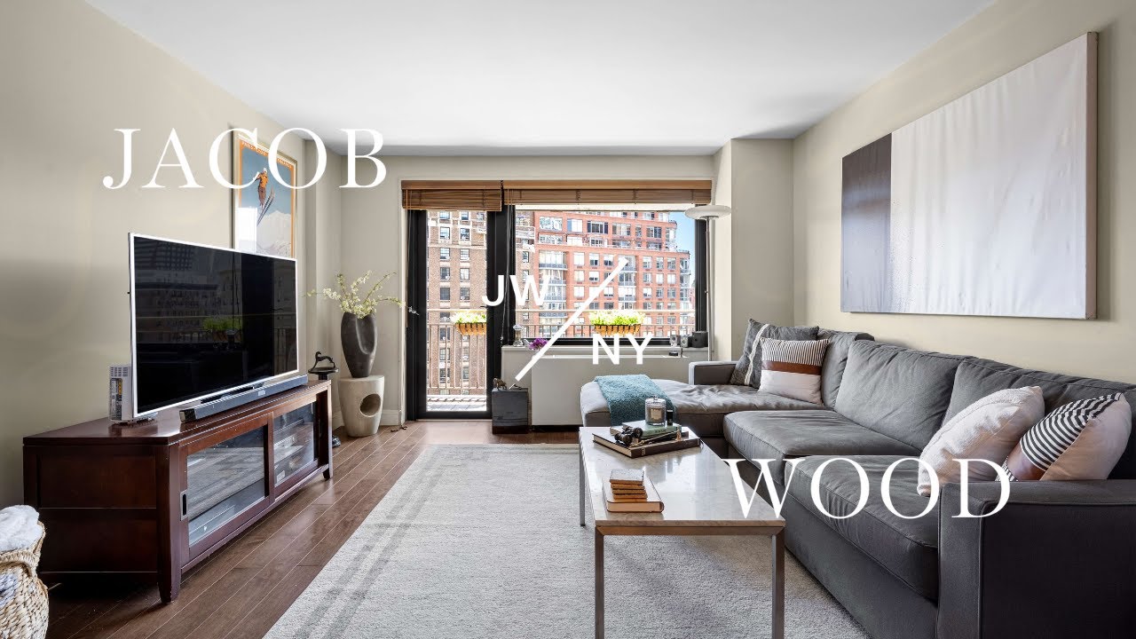 Renovated 1Bed with City Views in Lincoln Sq Coop!
