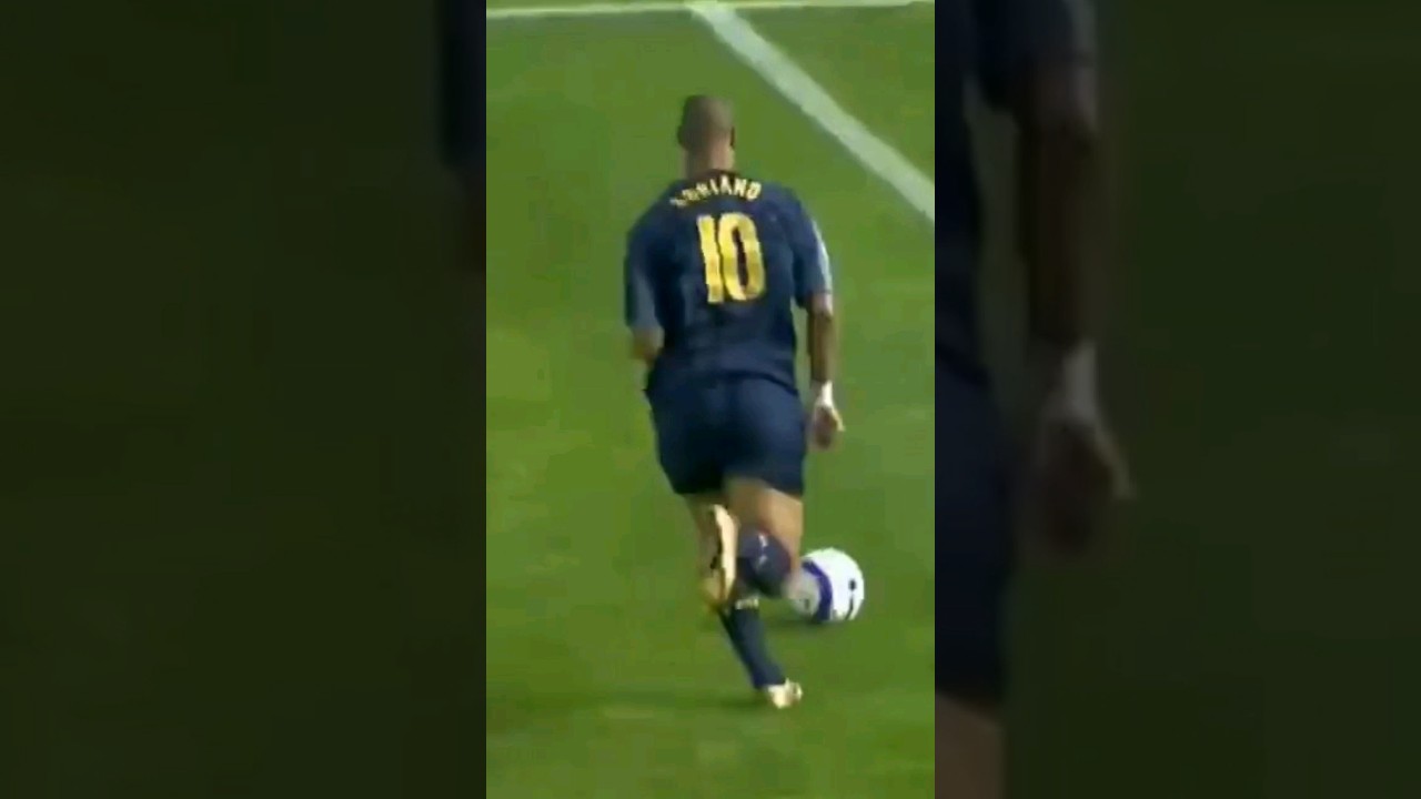 ADRIANO IMPERADOR SENDO OVACIONADO PELA TORCIDA DA INTER #shorts #futebol #adrianoimperador #inter