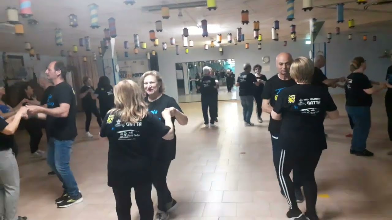 Bachata a cerchio coreografia di PETRINELA Calciu