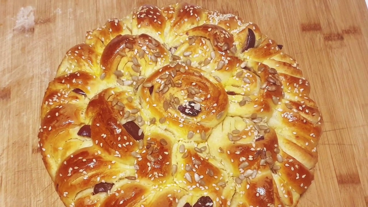 Curek Con Olive. Curek  so maslinki