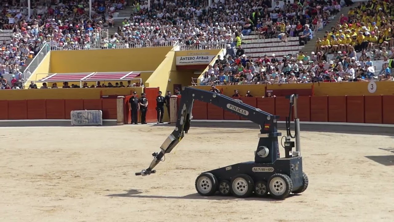 Exhibición de la Policía en la Plaza de Toros