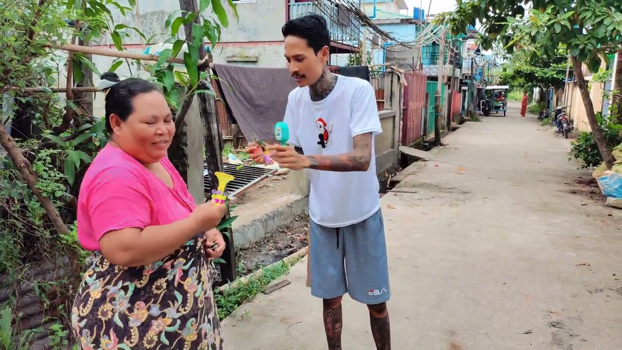 လောဘကြီးသောအရုပ်သည်