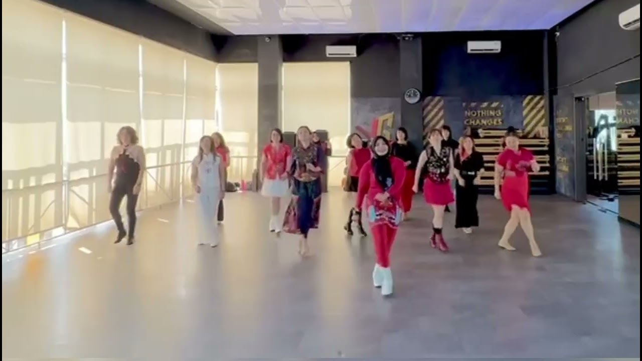 Horseh Horseh line dance demo by Lora & D'Vizta Mutiara