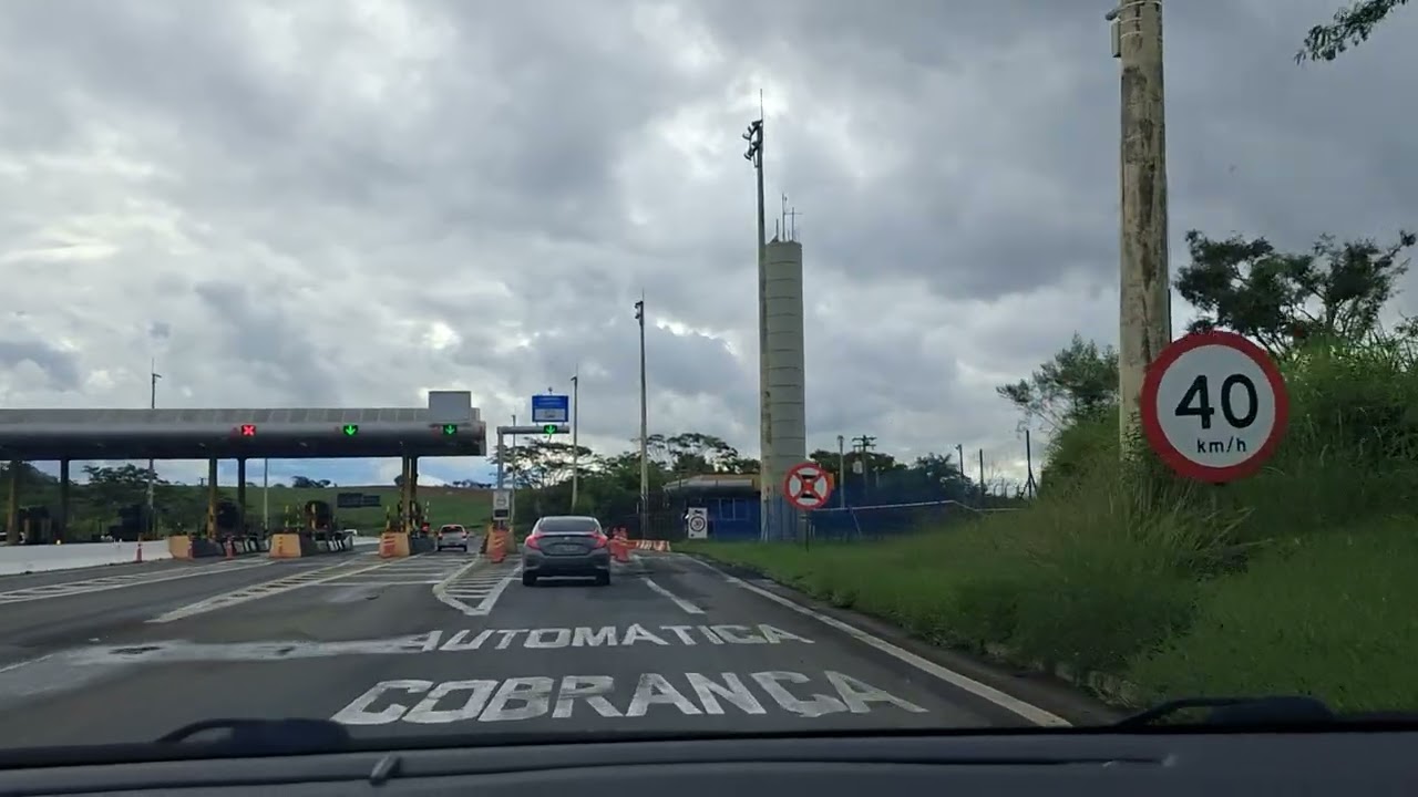 Você anda 10 minutos  de uma cidade pra outra e paga mais de 11 reais de pedagio um ABSURDO