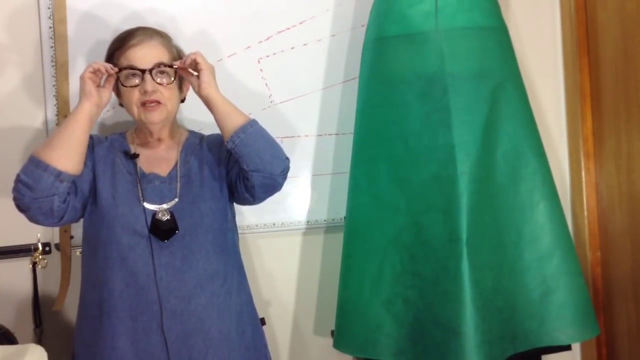 SAIA EVASÊ LONGA - APRENDA A MODELAR E CORTAR NO TECIDO ESTÁ LINDA SAIA EVASÊ