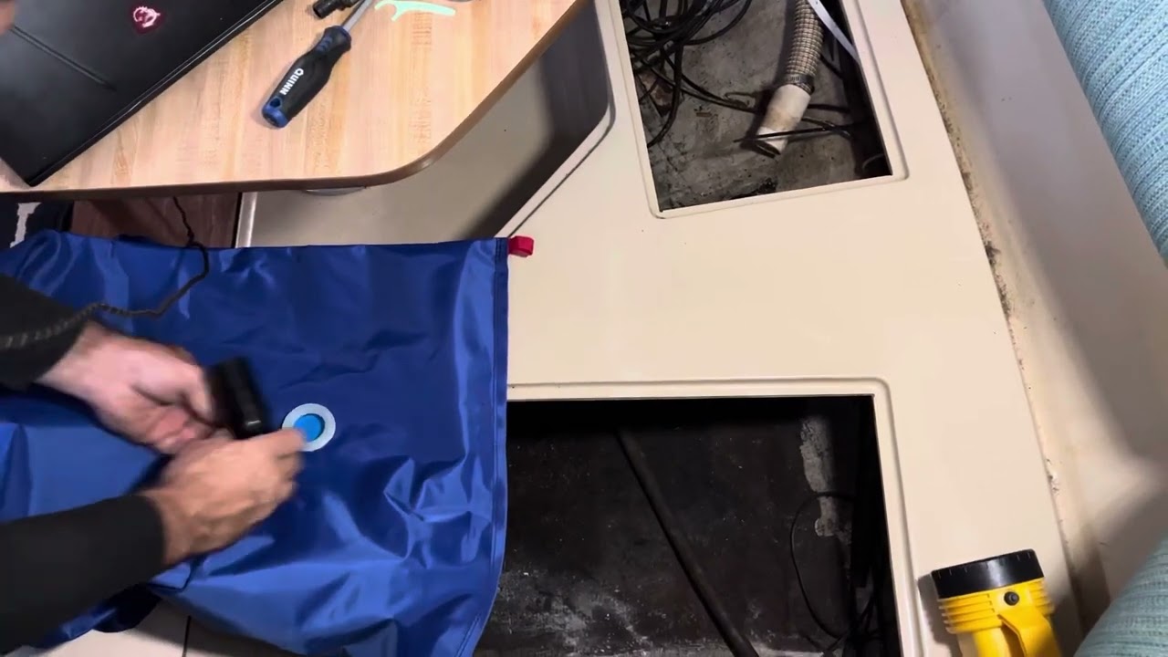 Flexible water bladder install on Calypso