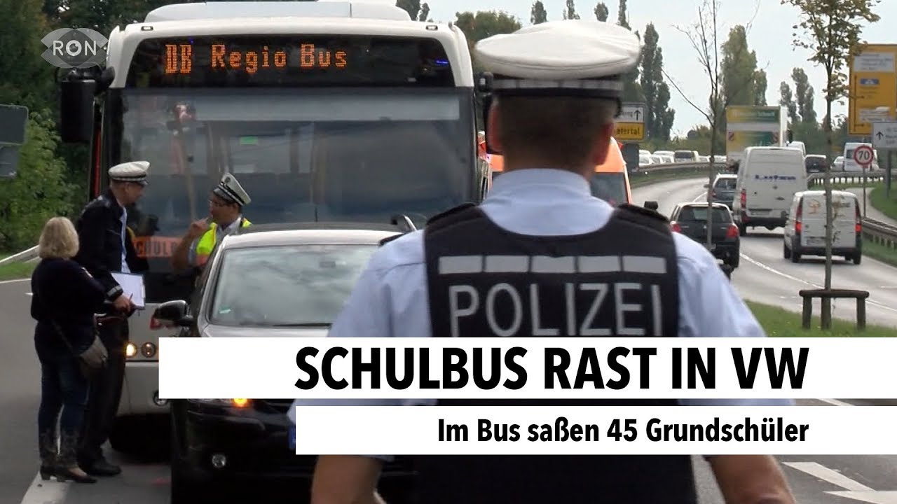 Schulbus rast in VW | RON TV