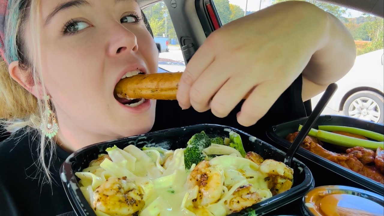Shrimp Alfredo, Spicy Wings and Crunchy Onion Rings Mukbang