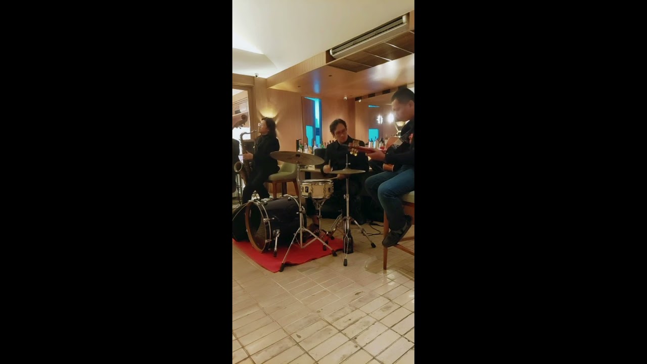 solo on Don't get around Much 