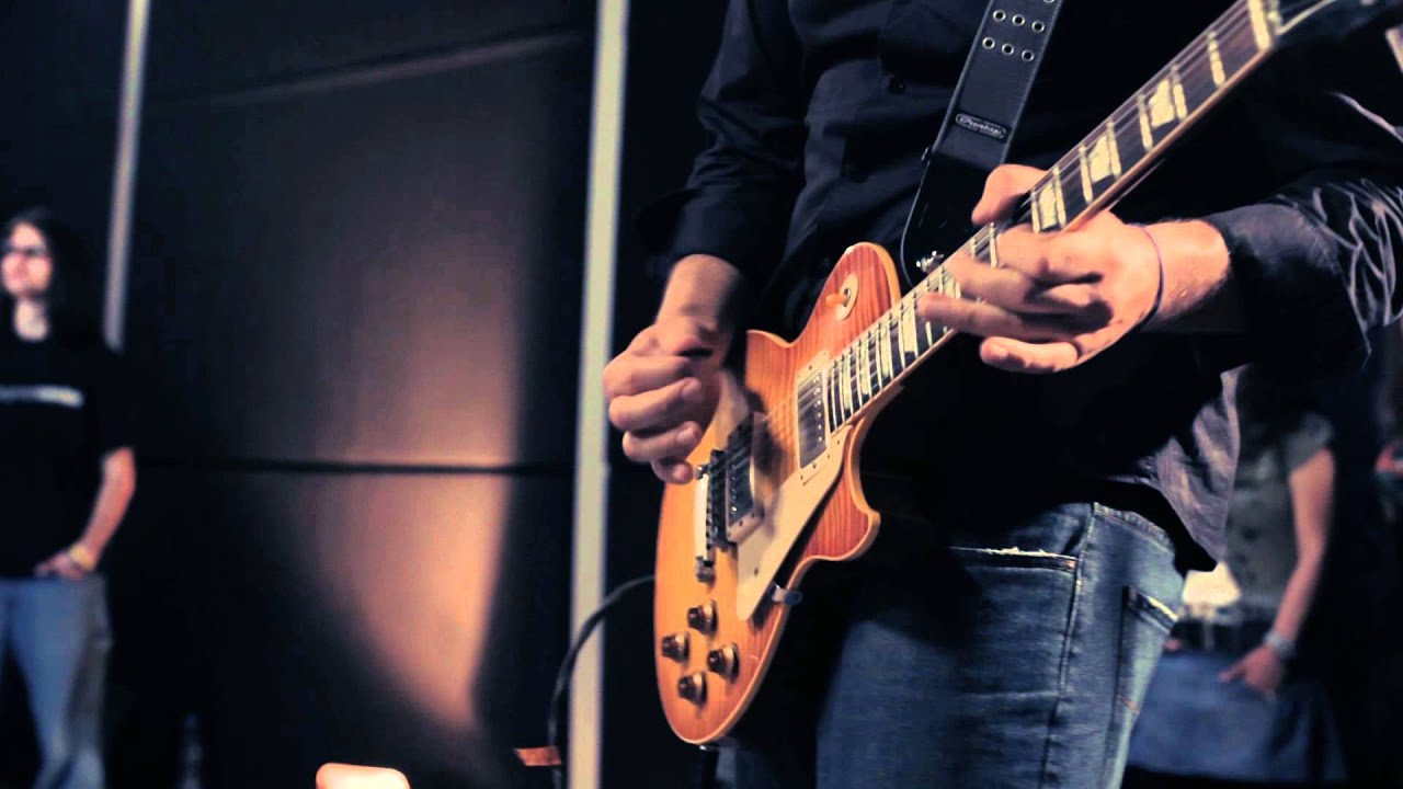 4? - Reaching Out | LIVE from The Wire Trap