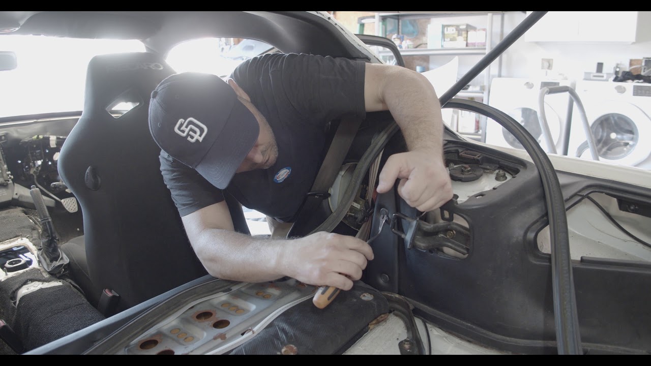 I Remove Everything on the Rear End of my FD RX-7. Disassembly Part 11
