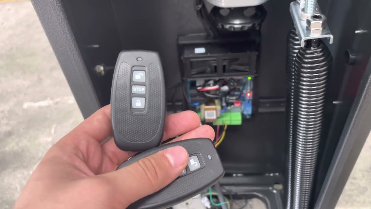 DS-TMG4B0-LA/4M Barrera vehicular Hikvision - Enrolar controles remotos para apertura