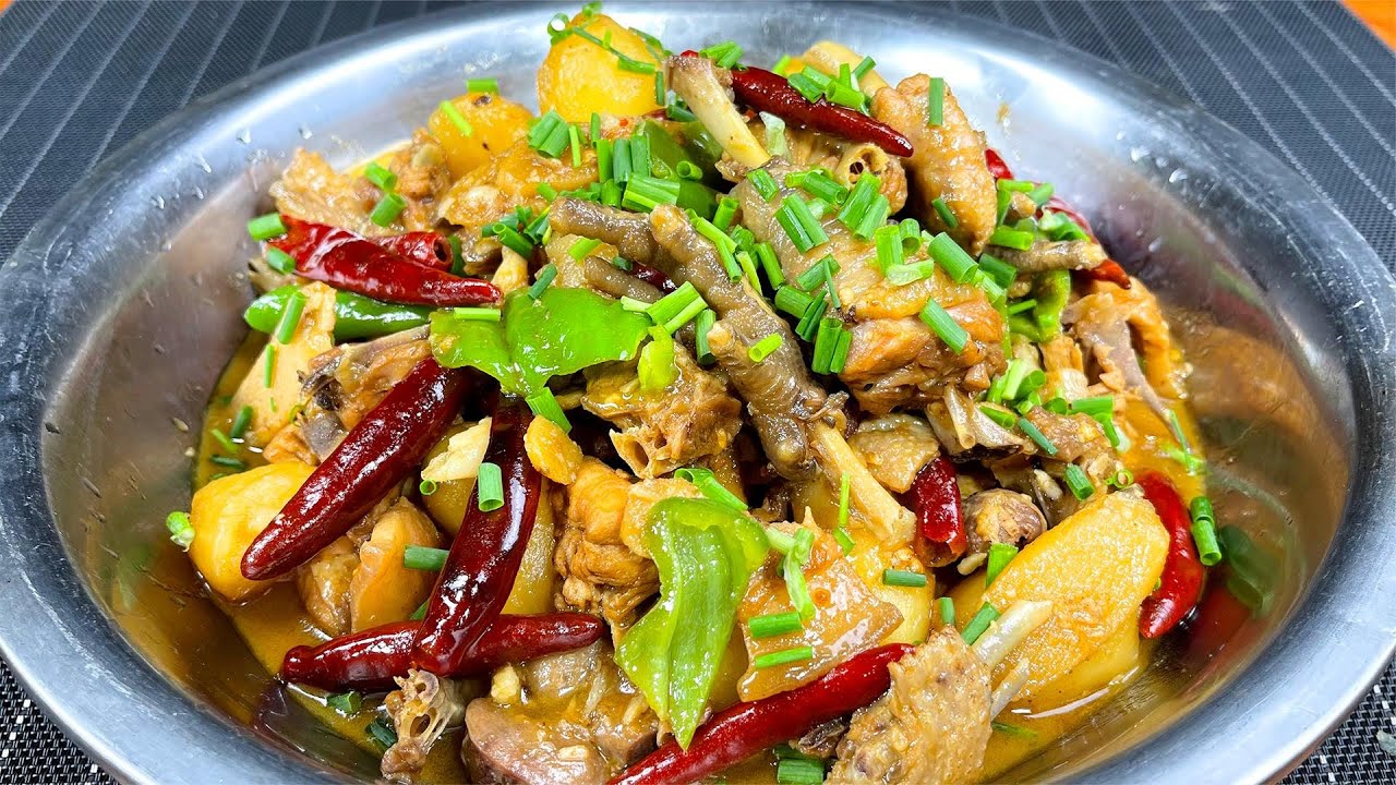 花45从乡下买只土鸡，不焯水不过油，家常做法简单又好吃，太香了