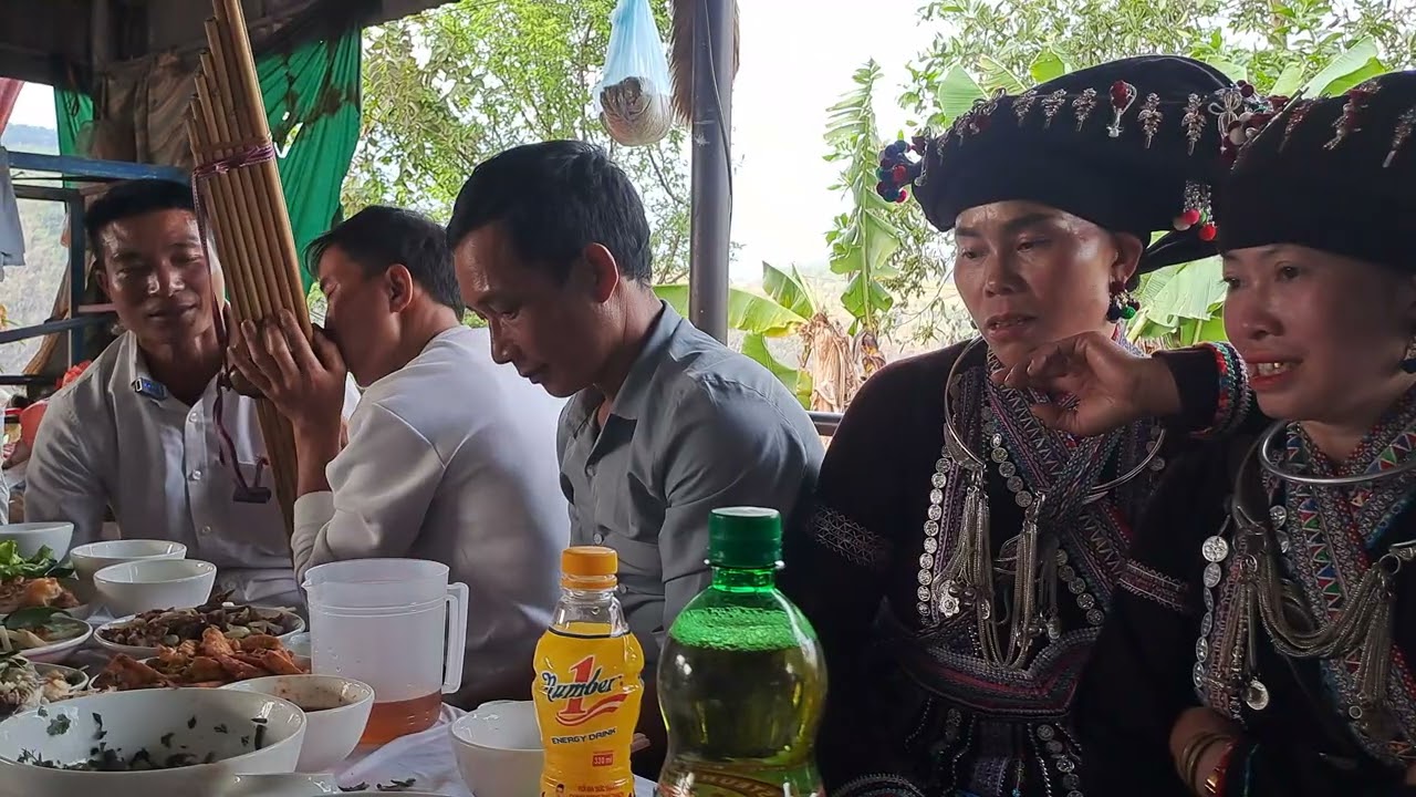 Hát Lào,Tam Rong