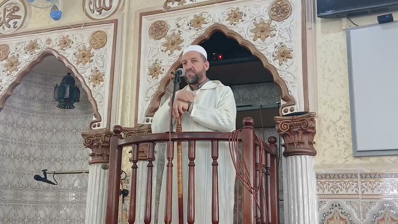 على عتبة باب الريان(يا باغي الخير أقبل). 