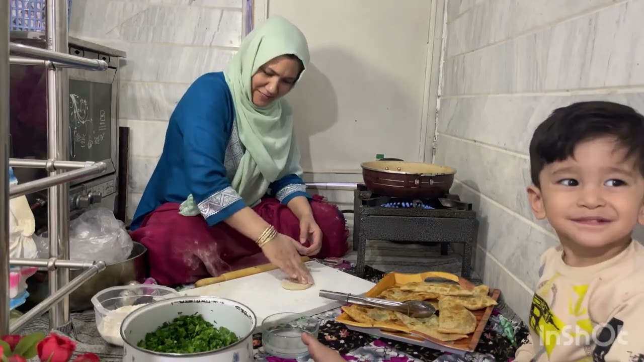 افطار امشب با بولانی داغ و خوشمزه 🫓✨هیچ چیز مثل بوی نان تازه سفره افطار را قشنگ نمی‌کند😋#بولانی 