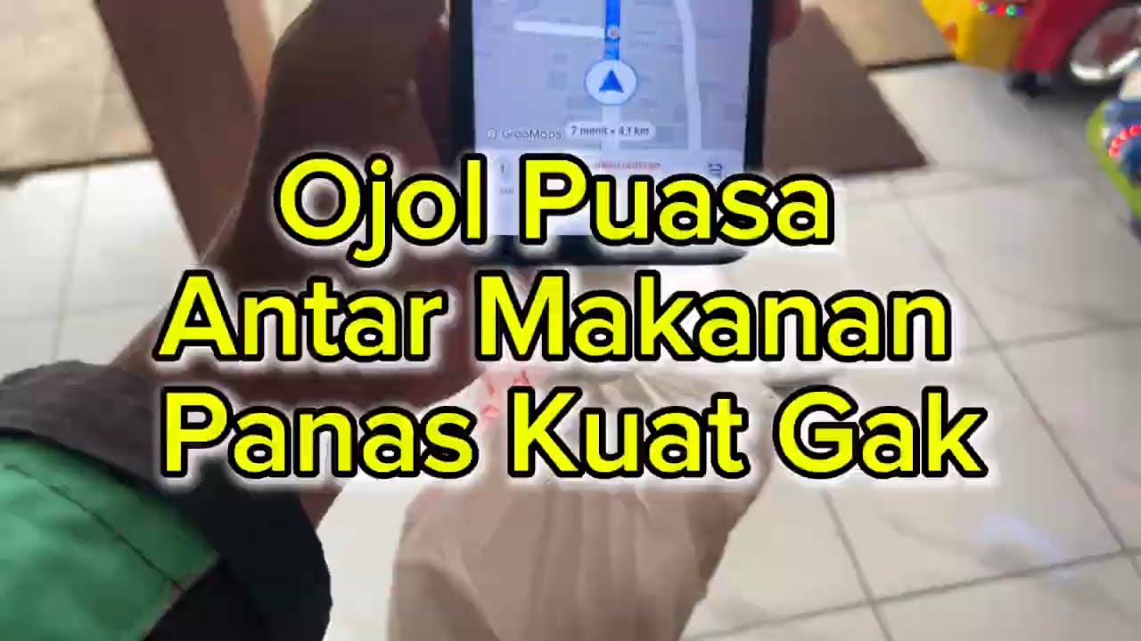Ojol Puasa Antar Makanan Panas, Kuat Gak