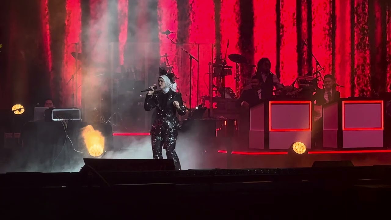 Dato’ Sri Siti Nurhaliza - Sendiri (Live Violet Skies - Day 1)