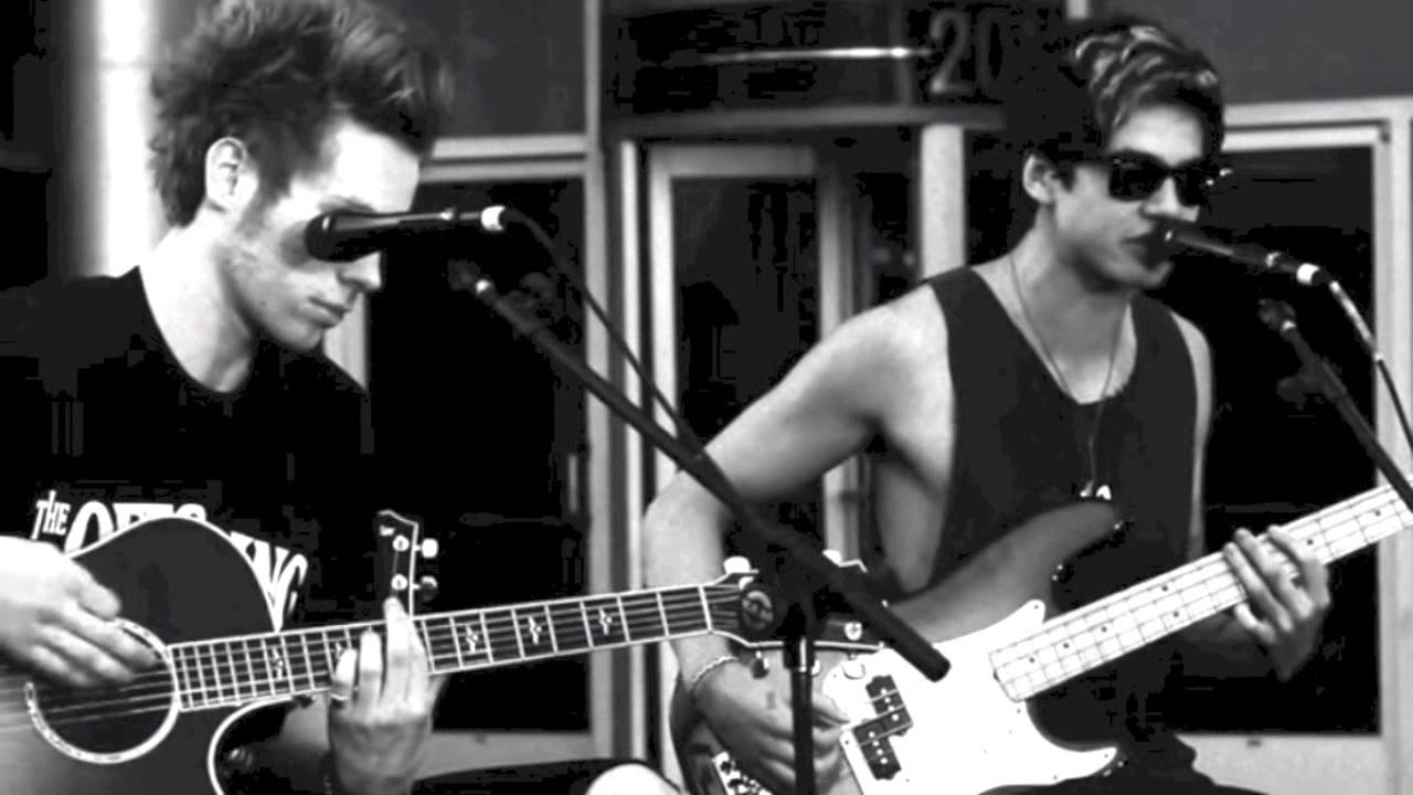 Calum Hood // Lovin' So Hard