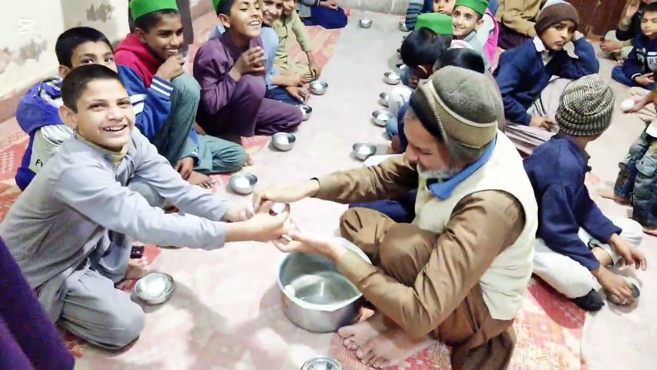 Competition of eggs peeling 