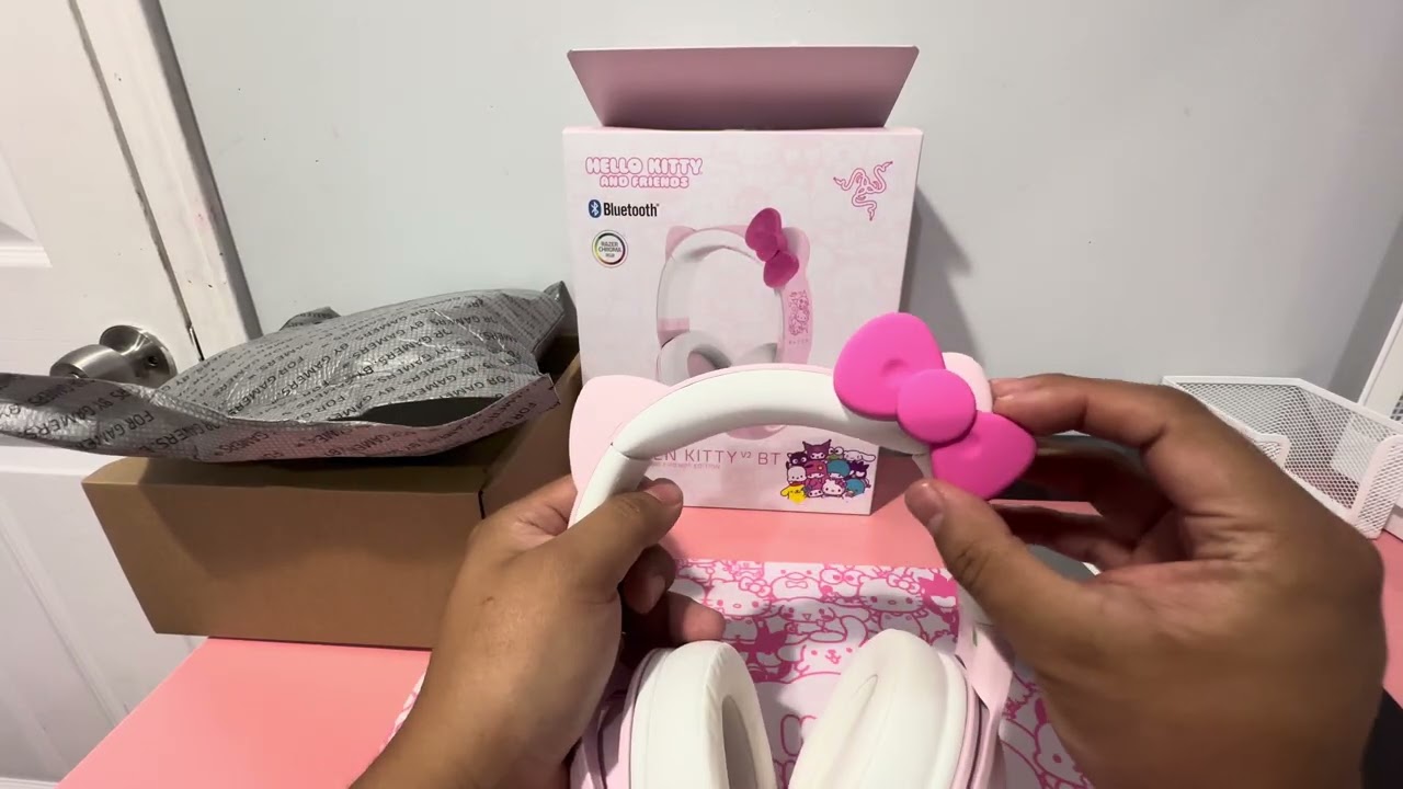 Unboxing Razer Kraken Kitty V2 BT 