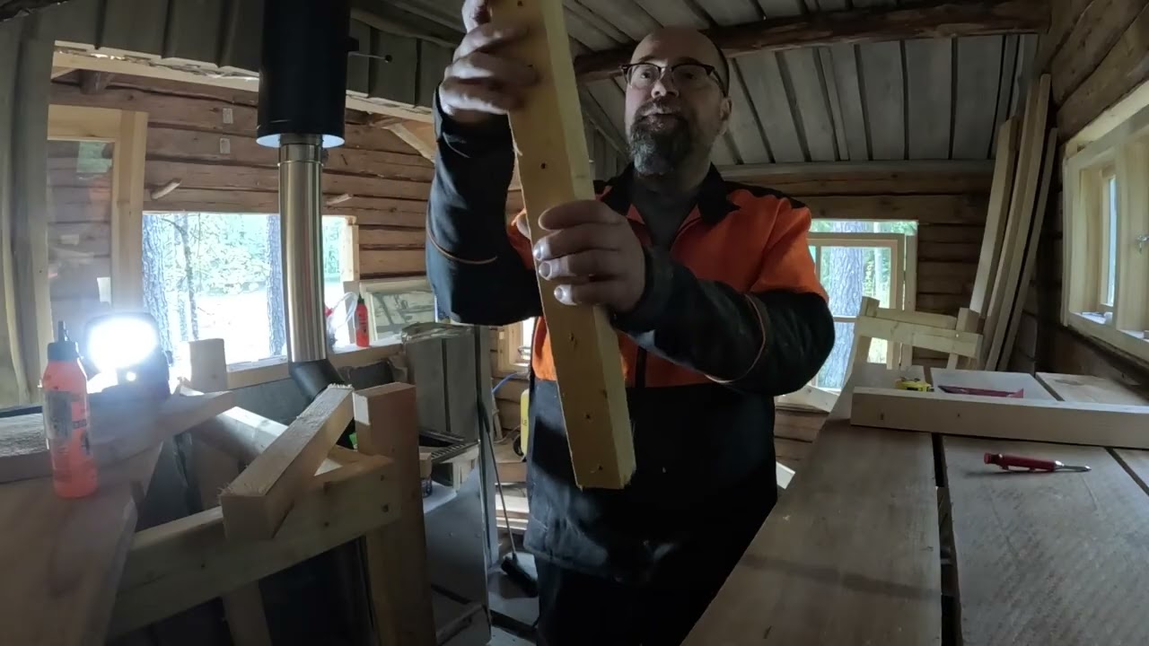 Lauteiden tekoa rantasaunalle