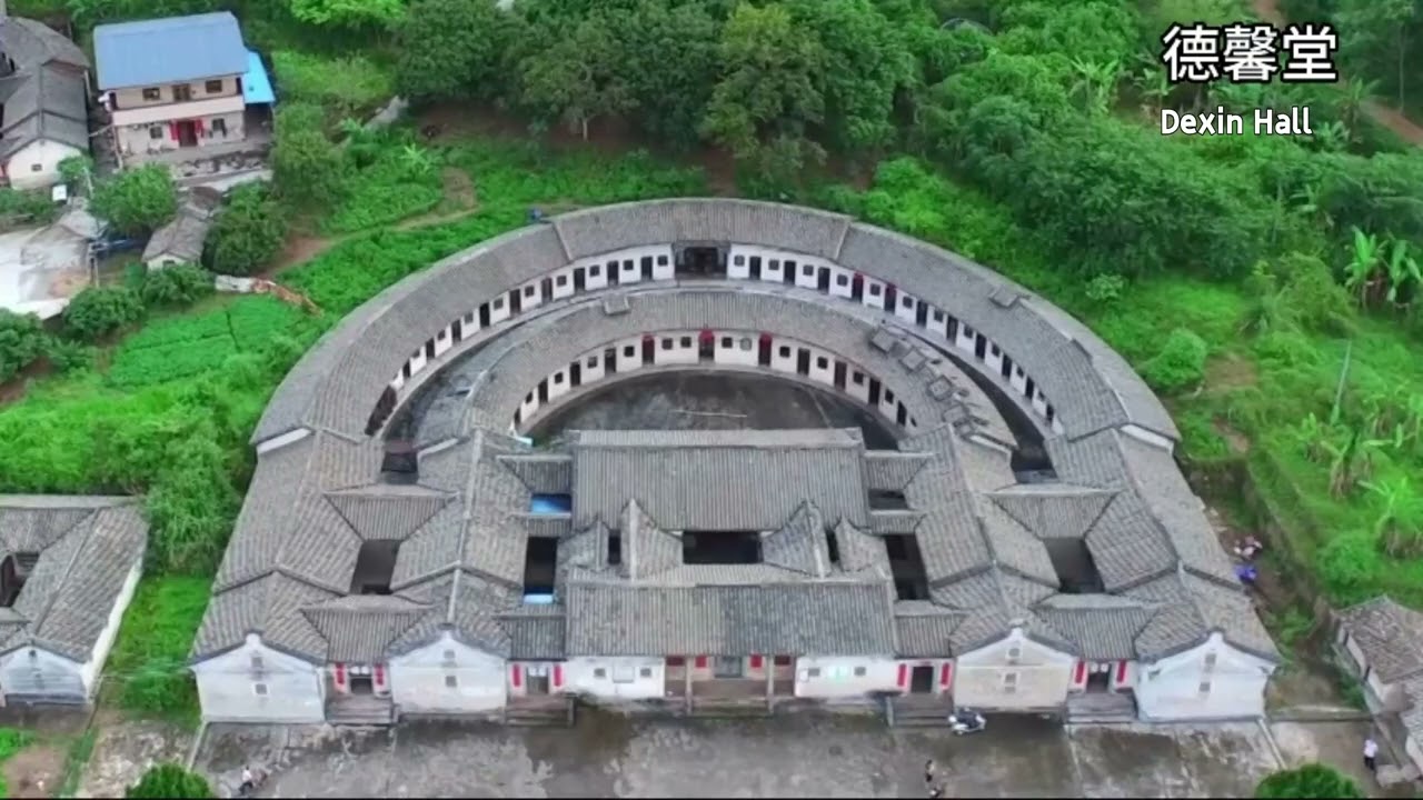 Enjoy the spring scenery in ancient Qiaoxiang village