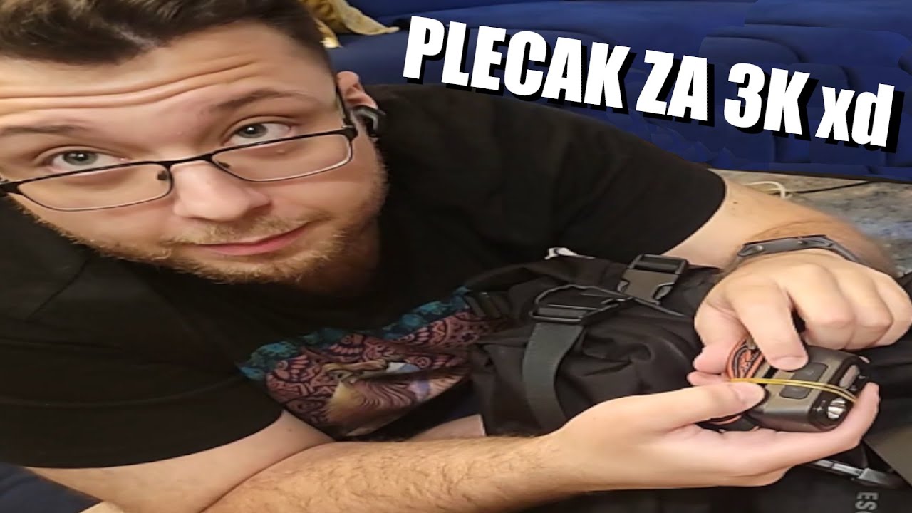 kamil robi unboxing plecaka za 3000zł