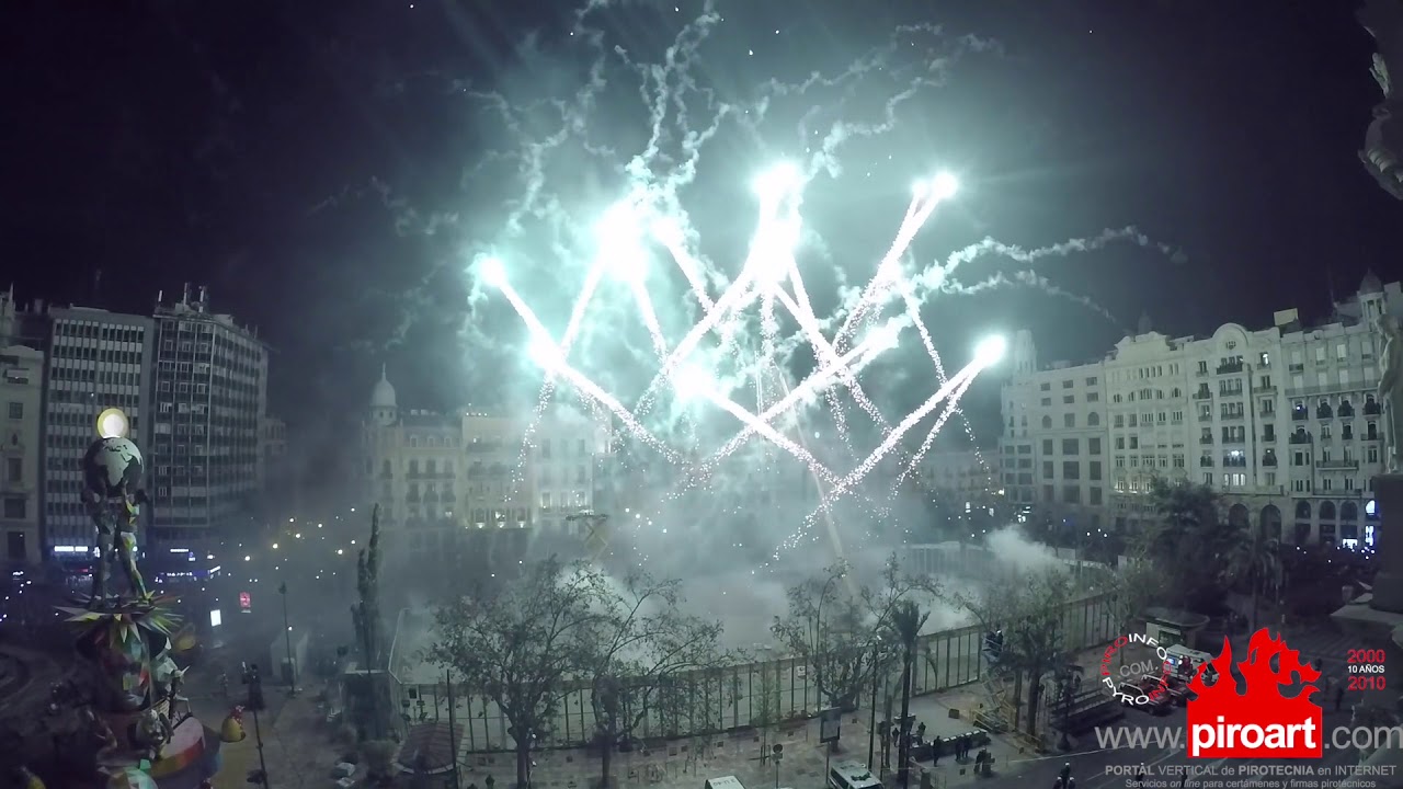 VIDEO Nit de l'Alba de Fallas 2018: RICARDO CABALLER @ricasapiro Plaza del Ayuntamiento de Valencia