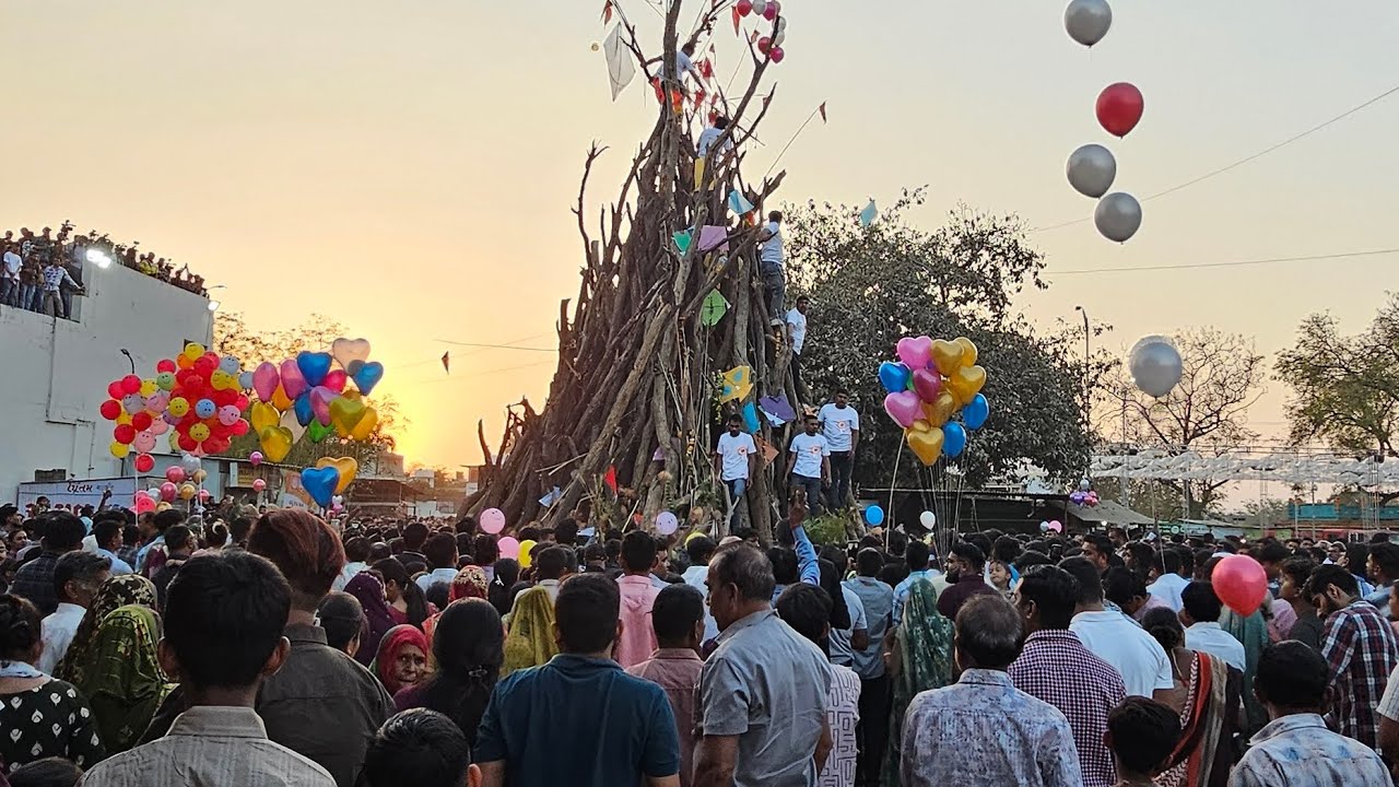 700 Saal Purani ParamparaVlog | Gujarat ka Sabse Bada Holika Dahan,🔥