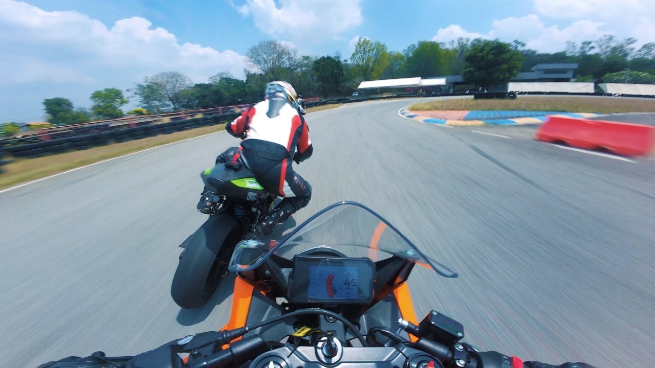 Track Day Training 6. One session for fun: KTM RC 390, Kawasaki Ninja 400,