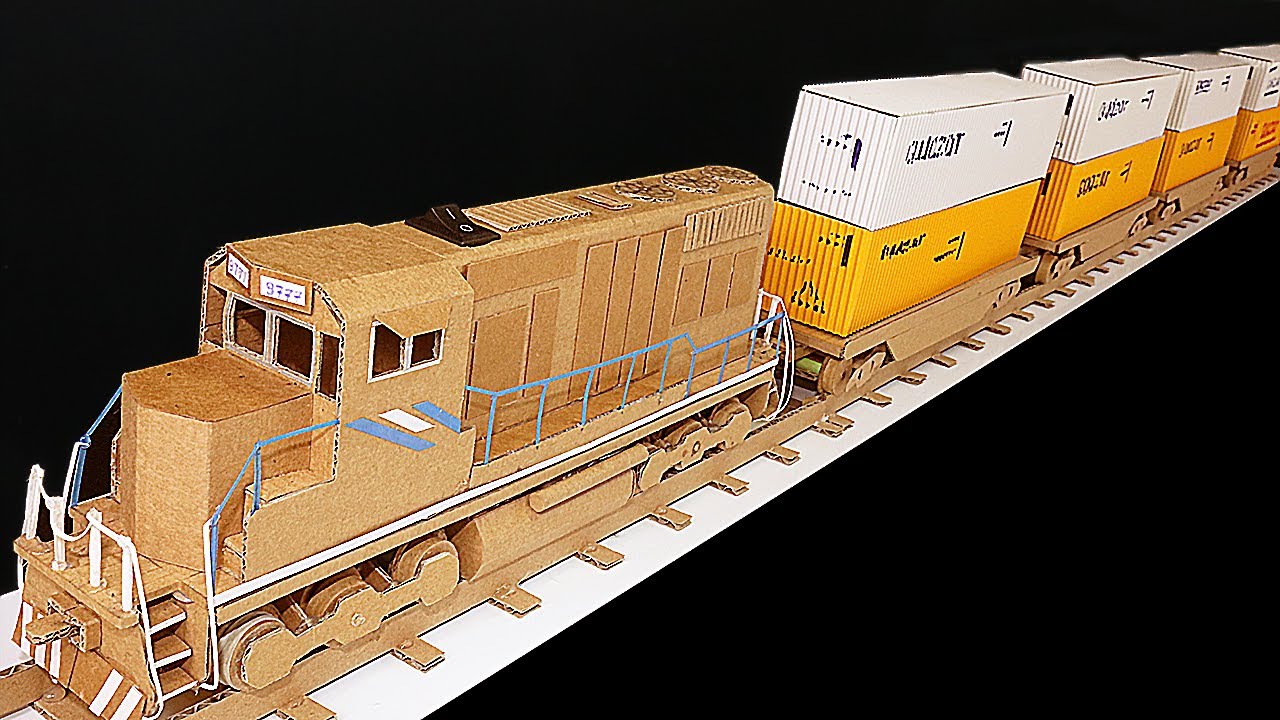 faca um trem de carga |Trem de carga | Trem de contêineres com papelão