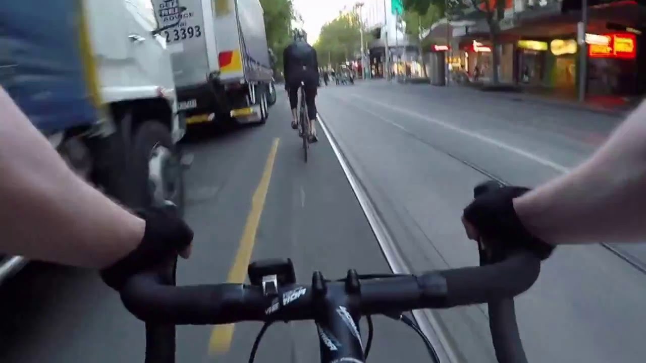 Melbourne Beach Road commute into CBD - Merida Ride 400