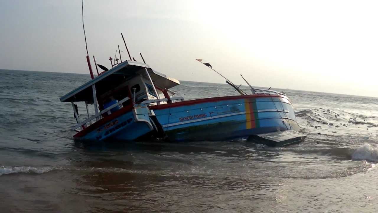 Sri Lanka. Hambantota, The wreck of the ship (part 2)