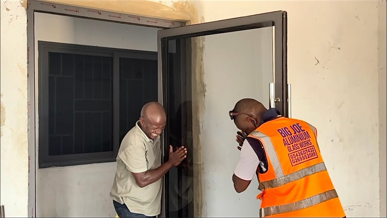 YOU DONT ALWAYS GET WHAT YOU WANT-THEY MESSED UP MY GLASS DOOR || Building in Ghana 🇬🇭