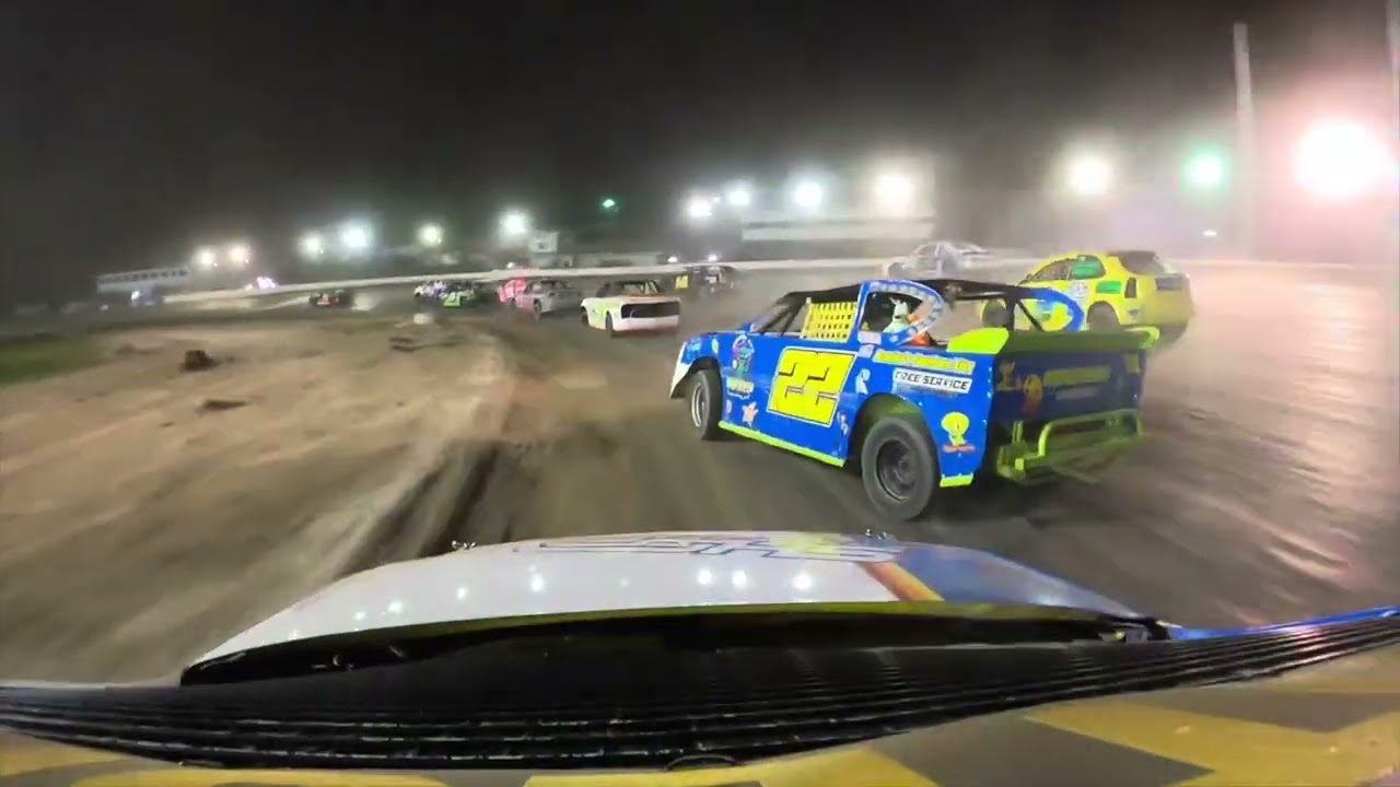 Racing and drama Outlaw Speedway 9/22