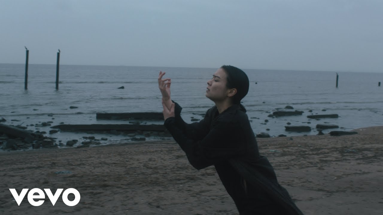 Mitski - Geyser (Official Video)