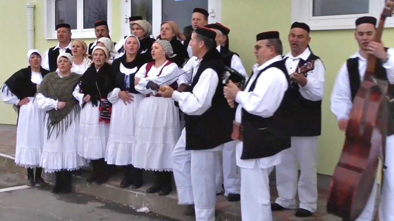 @IDE MOMAK AL NE PJEVA VALJDA...IZVOR RAKOVICA-DRUŽENJE U RAKOVICI...