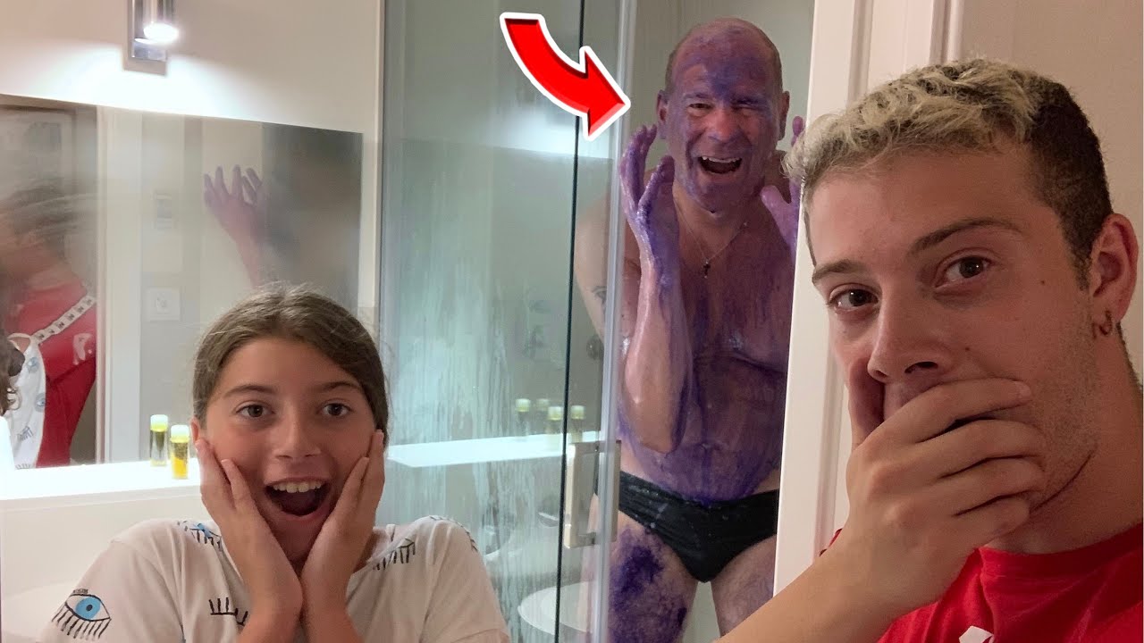 HO MESSO LA VERNICE BLU NELLO SHAMPOO DI MIO PADRE!!! *si è arrabbiato*