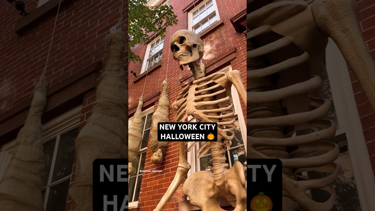 🎃 NEW YORK CITY HALLOWEEN: West Village Decorations You Have to See, Manhattan, NY, USA #nycstreets