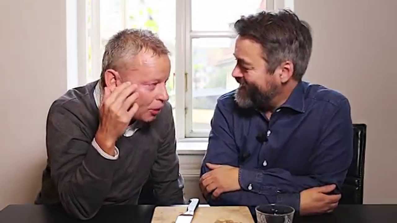 Chili Klaus & Bubber eating worlds hottest chili pepper (english subtitles)