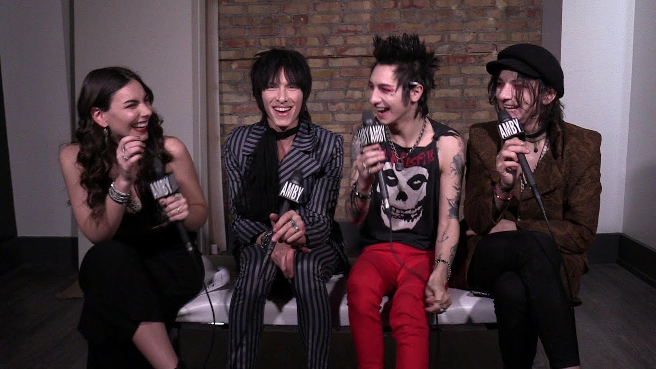 Interview with Palaye Royale (Round Five - Palaye Do My Make-Up)